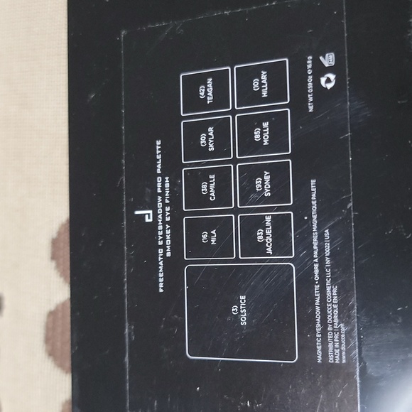 Doucce Cosmetics Freematic Eyeshadow Pro Palette - Picture 3 of 3